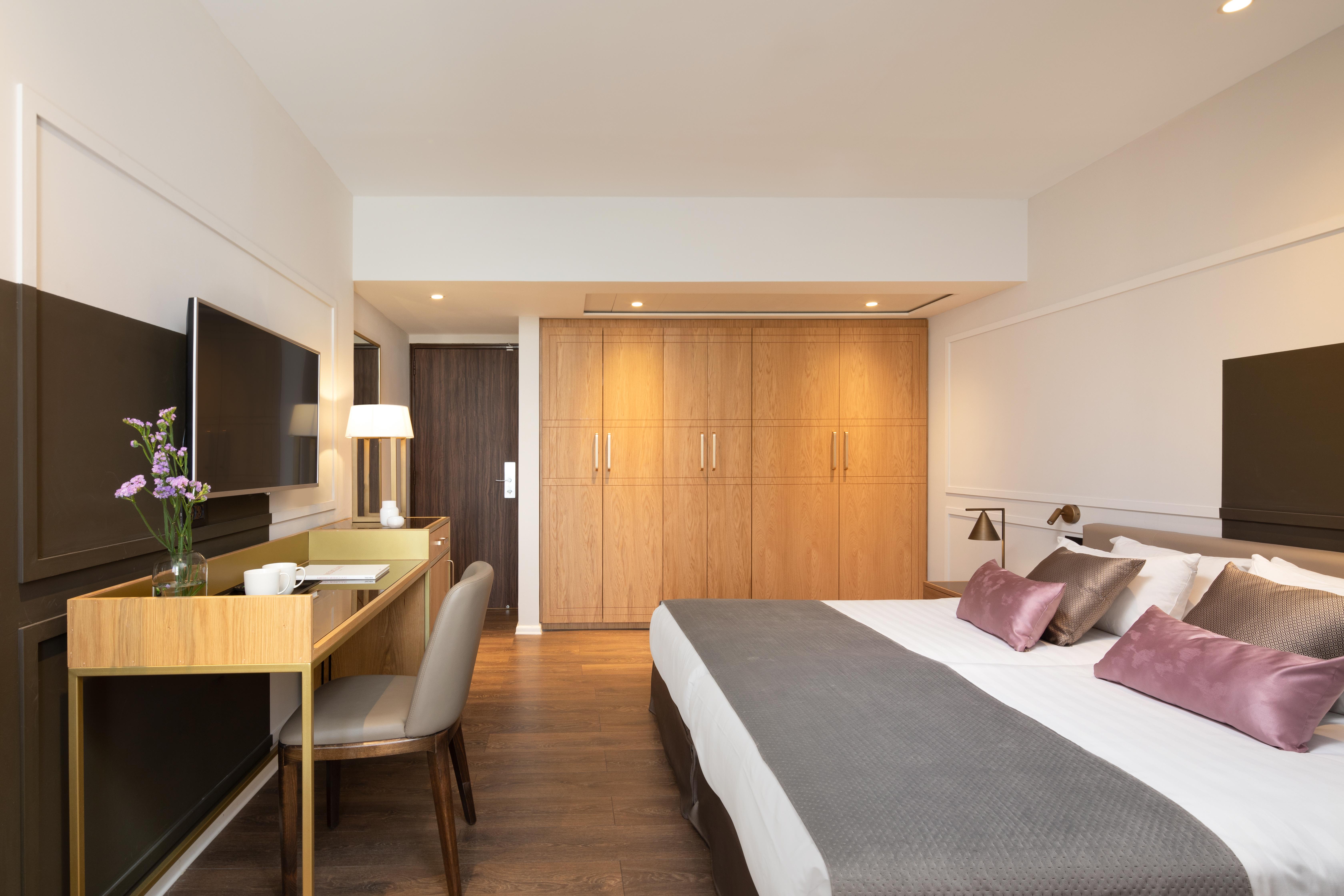 Cassia Hotel 4*